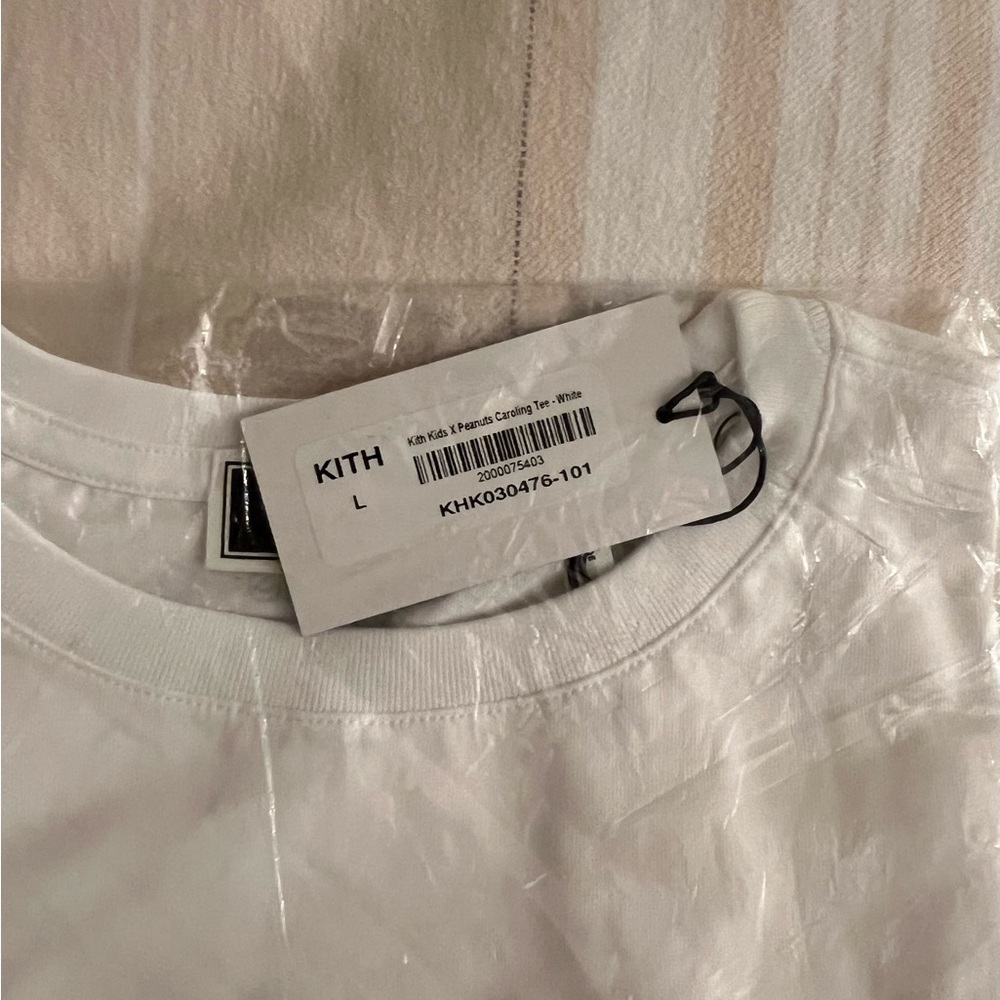 Kith Kids for Peanuts Caroling Tee in White Size Large T-Shirt Kithmas 2023. - Picture 7 of 8